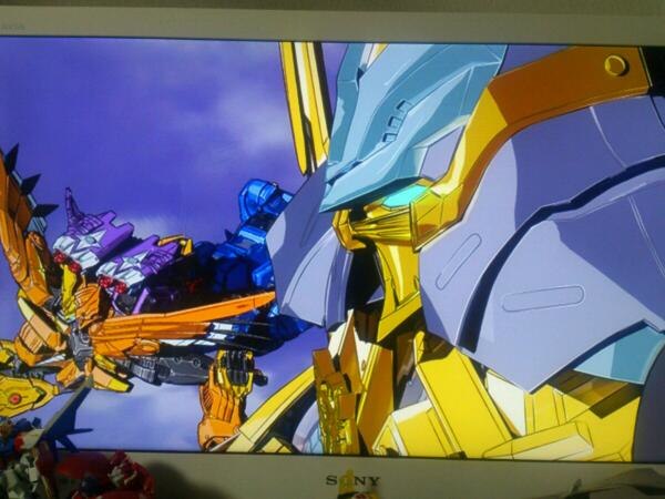 Transformers Go! DVD Finale Screen Captures Of Massive Battle With The Predacons  (4 of 16)